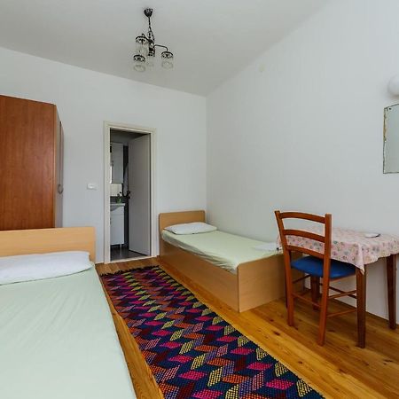 Apartment Jelen Kastela Exterior photo